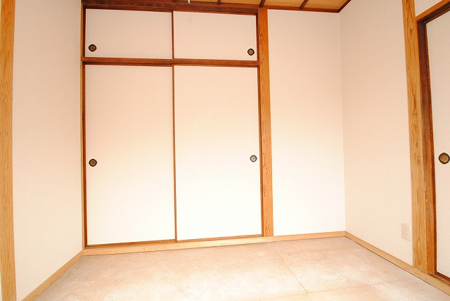 秋山アパートの和室|内装イメージ：同物件別室