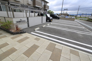 【駐車場】