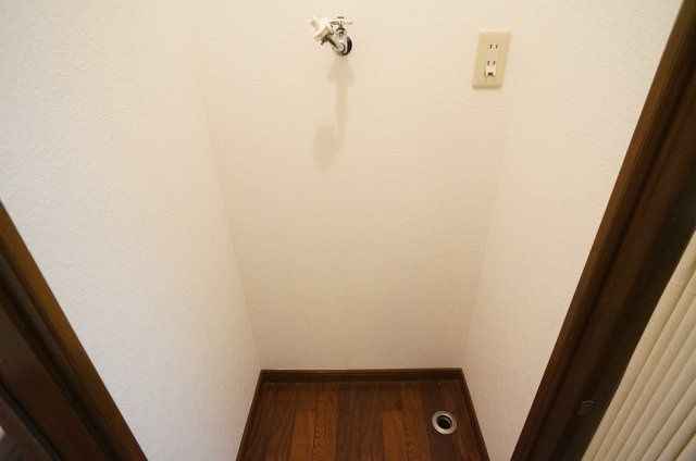 【設備】 | メゾン・ラ・リヴィエール | 室内洗濯機置場