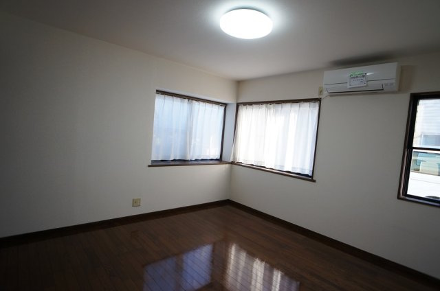 【居間・リビング】 | メゾン・ラ・リヴィエール | 二面採光