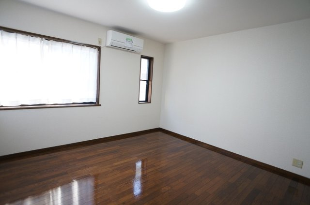 【居間・リビング】 | メゾン・ラ・リヴィエール | LED照明に変更