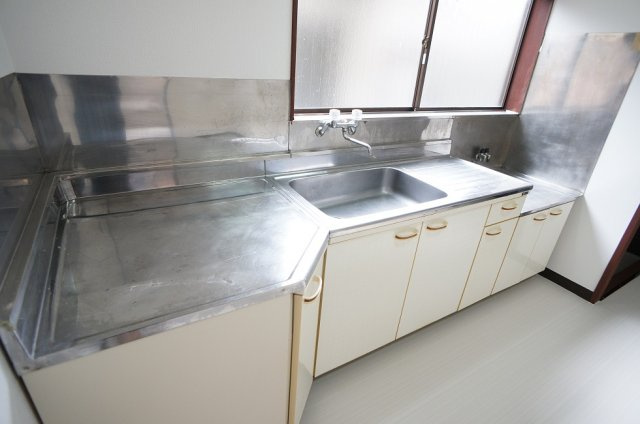 【キッチン】 | ミナトハイツ | 明るいキッチン♪