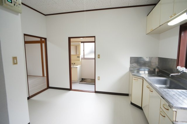 【キッチン】 | ミナトハイツ | 広々としたダイニングキッチン♪