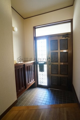 ビオラハウスⅡの玄関