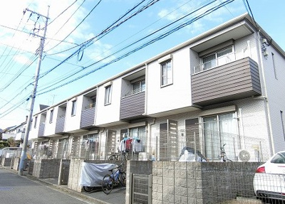 【外観】 | フォレ・リッシュ | ブルーライン「センター北」駅・「中川」駅徒歩圏内！ワンちゃんと一緒に暮らせる2階建てアパートです☆