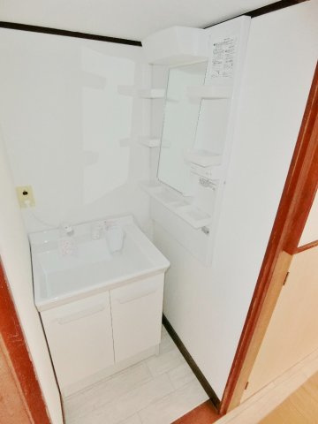 山武市木原貸家の独立洗面台
