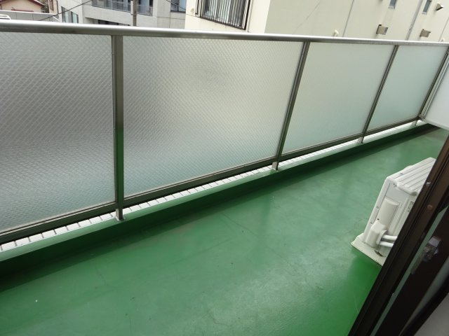 アルモニコンフォールのバルコニー