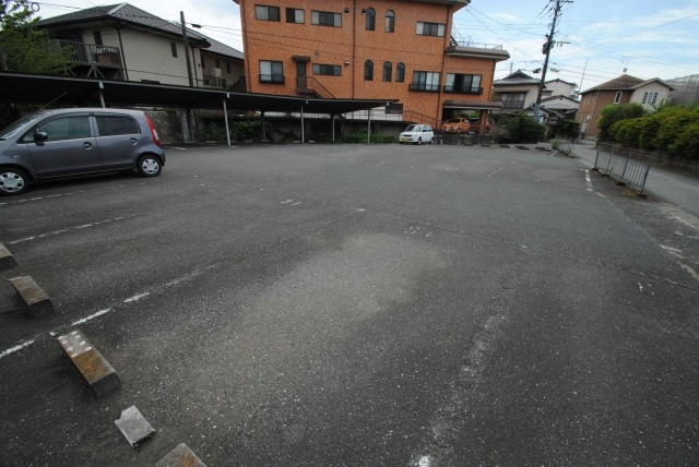 馬場ビルの駐車場|内装イメージ：同物件別室