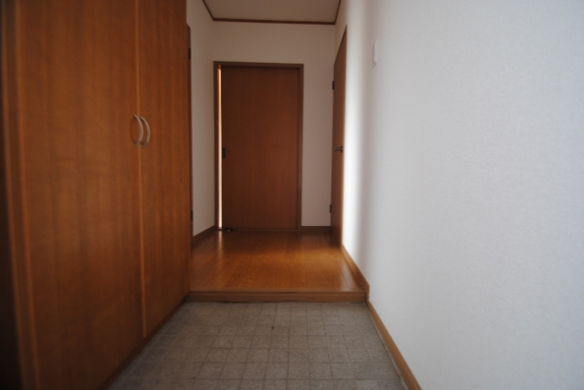 馬場ビルの玄関|内装イメージ：同物件別室