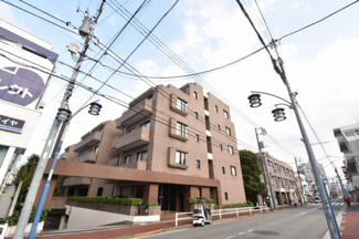 【外観】 | 東南角部屋・二面バルコニーにつき採光・通風良好。