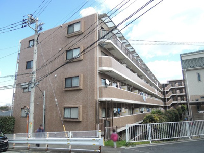 【外観】 | マイキャッスルたまプラーザ | 東急田園都市線「たまプラーザ」駅徒歩16分！「向ヶ丘遊園」駅行のバス停も至近！