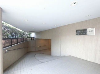 【エントランス】 | 京浜急行線「杉田」駅徒歩13分、JR京浜東北線・根岸線「洋光台」駅徒歩17分