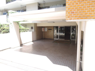 【エントランス】 | 藤が丘マンション | 東急田園都市線「藤が丘」駅徒歩3分と好立地。