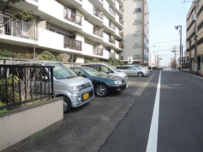 【駐車場】 | 藤が丘マンション | 平置き駐車場