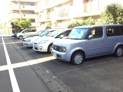 【駐車場】 | 藤が丘マンション | 平置き駐車場