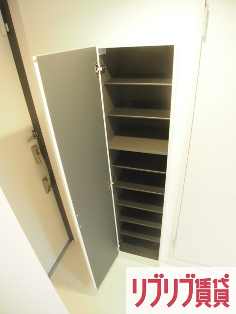 リブリ・ジェイパレスの玄関