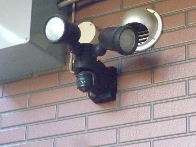 【セキュリティ】 | フローラルコートＢ棟 | センサーライト