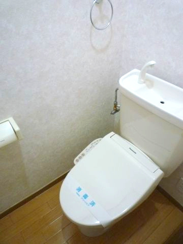 【トイレ】 | フローラルコートＢ棟 | 温水洗浄便座