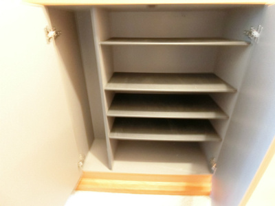 【玄関】 | リトルフェンテ | 玄関には上下タイプのシューズボックス付き！間のスペースは飾り棚や小物置き場として活用できます♪靴が散らからずいつでも玄関すっきり♪