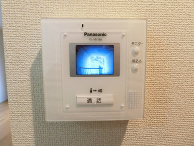 【セキュリティ】 | リトルフェンテ | 防犯対策に有効なカメラ付きインターホン！突然の来客にもバッチリ対応できちゃいます☆