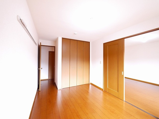 ルミエール南生駒　Ⅱの洋室|落ち着いた色調の洋室です