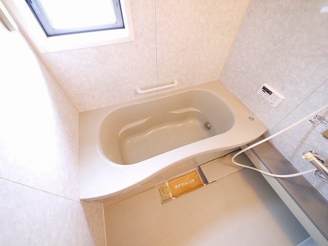 ルミエール南生駒　Ⅱの浴室|落ち着いた空間のお風呂です