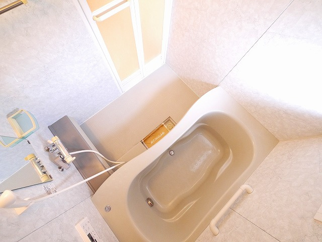 ルミエール南生駒　Ⅱの浴室|日々の疲れを癒すお風呂付です