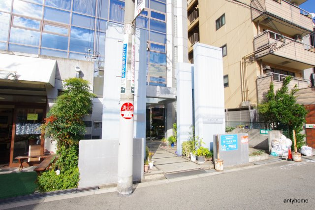 グランヴィ新大阪　仲介手数料無料のエントランス