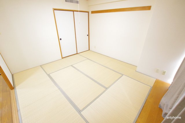 グランヴィ新大阪　仲介手数料無料の和室