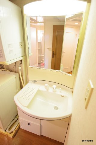 グランヴィ新大阪　仲介手数料無料の洗面所