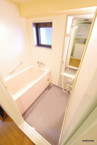 グランヴィ新大阪　仲介手数料無料の浴室