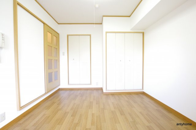 ノルデンハイム新大阪　仲介手数料無料の居間・リビング