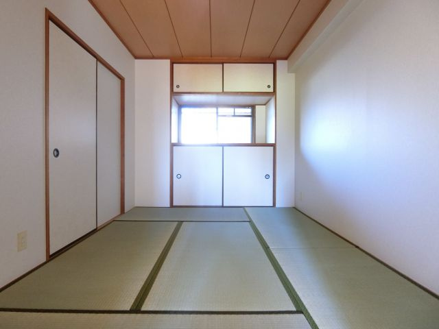 東尾マンションの和室