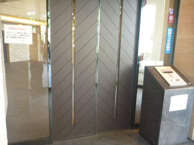 S-RESIDENCE緑橋Serio（エスレジデンス緑橋セリオ）　BRAVI不動産のエントランス|毎日通るエントランスはこのようになっています