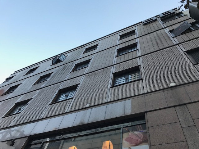 シントミ赤坂一ツ木ビルの外観