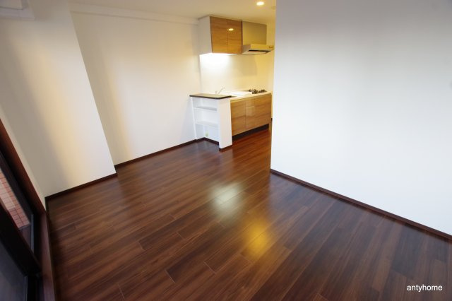 スプランディッド新大阪キャトル　仲介手数料無料の居間・リビング