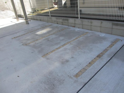 【その他共用部分】 | シャンペトル | 敷地内にバイク置き場を完備しています！バイクがあれば通勤・通学、お買い物にも便利ですね♪