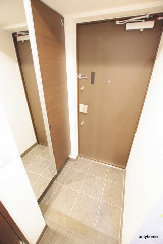アルグラッド梅田WEST　仲介手数料無料の玄関