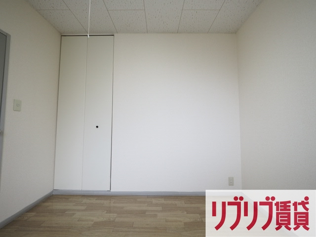 銀杏ハイツの洋室