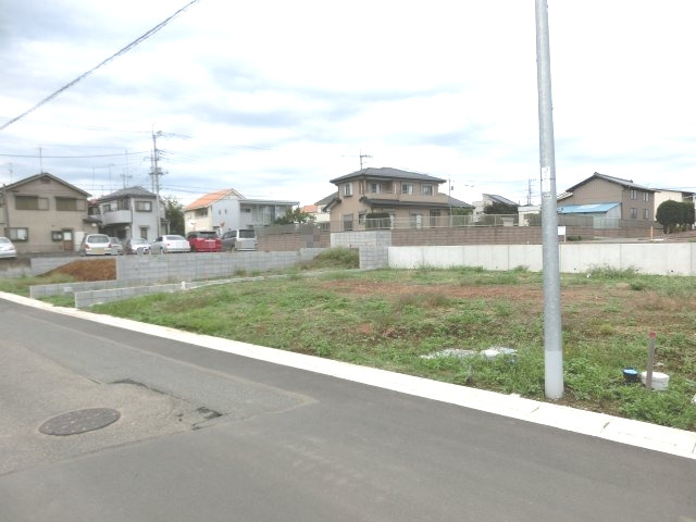 鴻巣市宮前の売地の外観|南西側道路から別の角度で撮影した外観です。