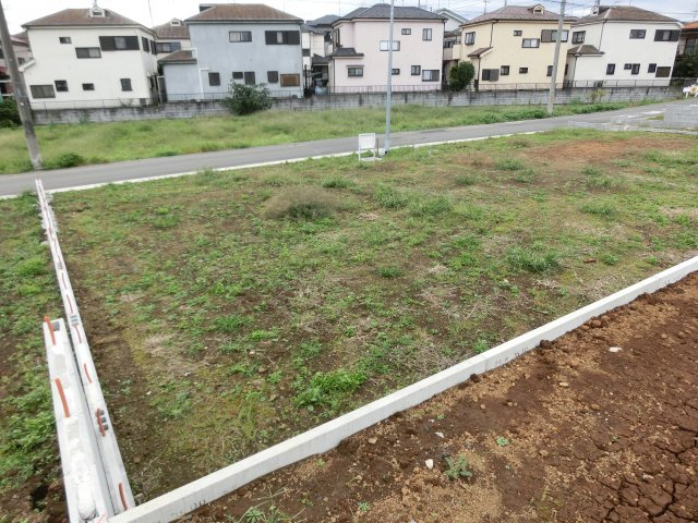 鴻巣市宮前の売地の外観|隣地（E区画）から撮影したC区画です。