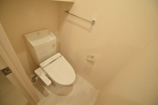 マーベラスのトイレ|落ち着いた色調のトイレです