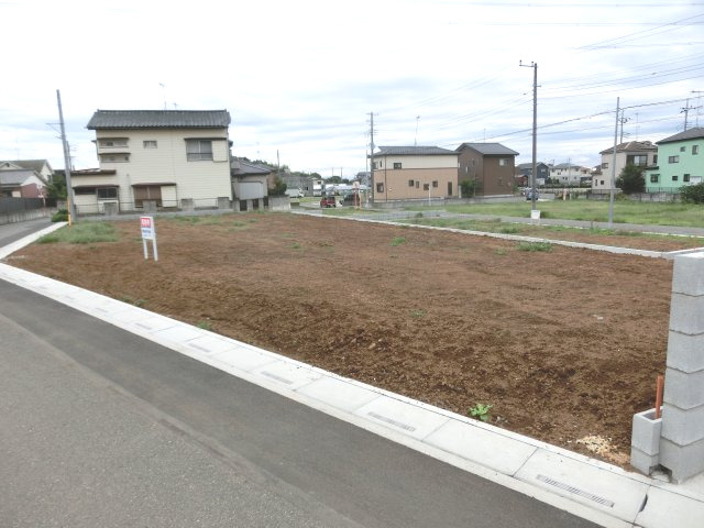 鴻巣市宮前の売地の外観|D区画を北東側道路から撮影した外観です。敷地内に電柱が入る予定です。