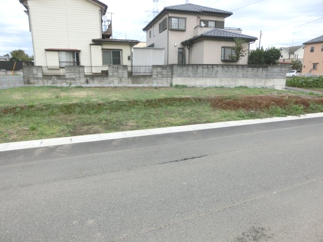鴻巣市宮前の売地の外観|南西側道路から別の角度で撮影した外観です。