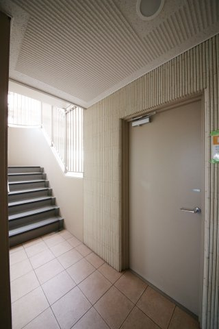 サプリーム大田川のロビー