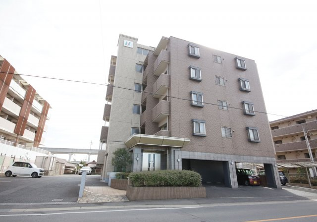 サプリーム大田川の外観