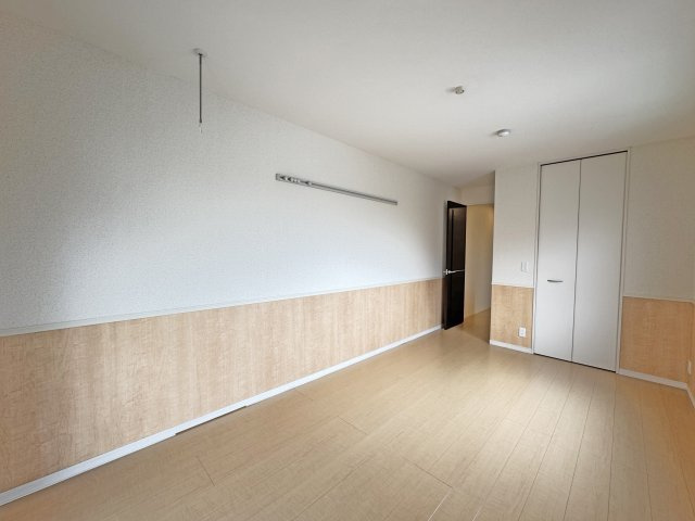 D-room エクウスの洋室