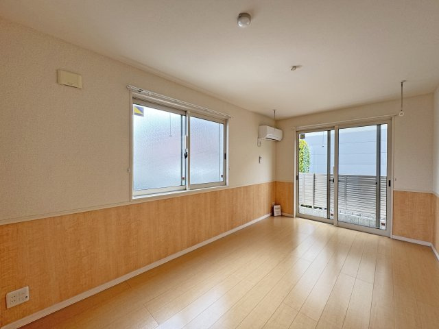 D-room エクウスの洋室