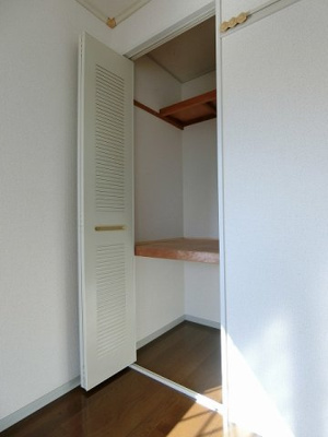 【収納】 | カサグランデB | 洋室6帖のお部屋にある収納スペースです！お部屋がすっきり片付いて快適に☆