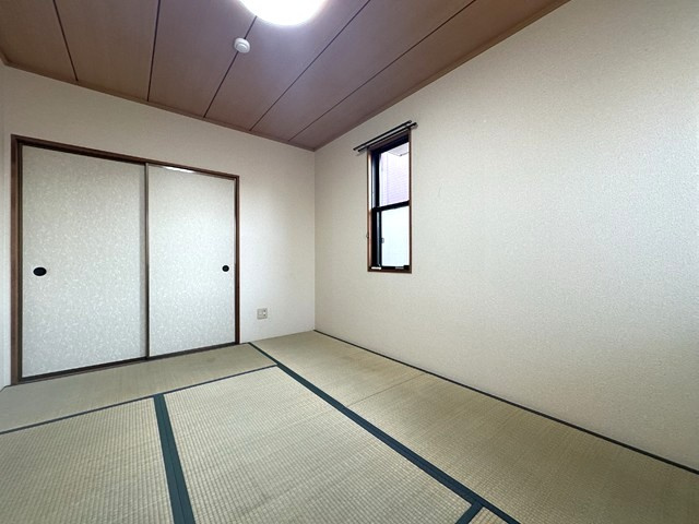 【洗面所】 | カサグランデB | 洗髪洗面化粧台で忙しい朝にも寝癖の付いた頭にも優しい☆お化粧するときにも大活躍です♪